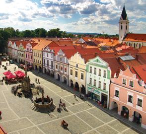 Historické památky Zámek Chlum u Třeboně Novobarokní zámek na hrázi rybníka Hejtman byl postaven r. 1710.