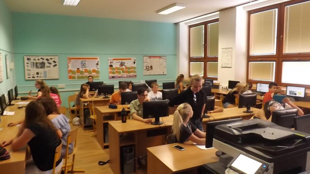 Mediální výchova 8. ročník V úterý 19. června proběhla v osmé třídě mediální výchova.