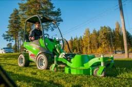 zahradách a pozemcích. V neposlední řadě je Avant 200 obrovský pomocník na menších zemědělských farmách.