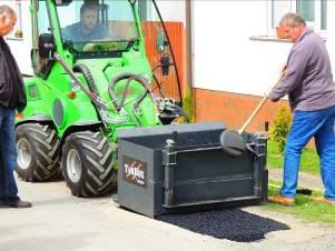 64 Finišer Avant TARBOX Ekonomicky zajímavé řešení finišeru na asfalt na opravu chodníků a parkovišť po výkopových pracích.