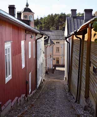 Oceľové strechy Ruukki sú známe súhrou formy a funkcie, čo je príznačné pre škandinávsky dizajn, vďaka ktorému sú praktické a krásne, a tiež sa ľahko udržiavajú.