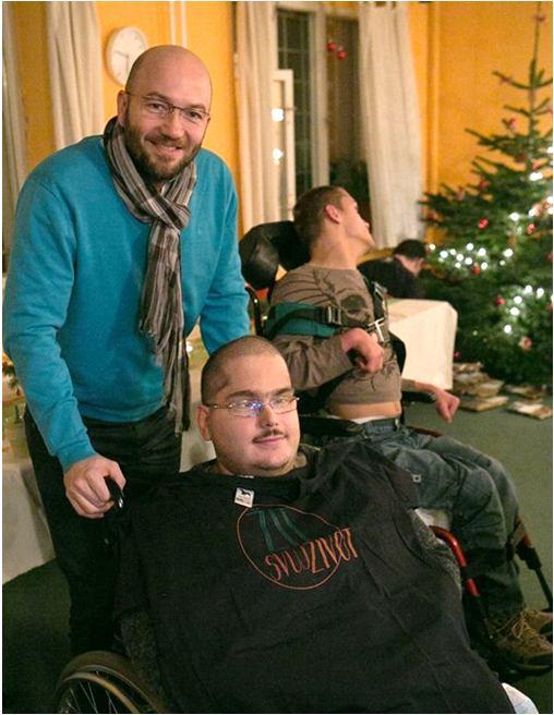 Od vedení Brány jsme každý dostali balíček se zbrusu novým, ještě snad horkým, tričkem ŽÍT