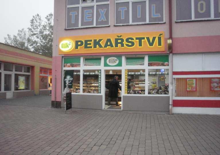 Byla zde zřízena prodejna masa, uzenin a potravinářského zboží.