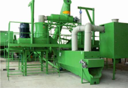LINKY NA VÝROBU PELET / BRIKET Jedinečné technické řešení umožňuje samostatnou činnost jednotlivých modulů linky (třídění, sušení, lisování, balení) LINKY NA VÝROBU PELET Pelety jsou moderním