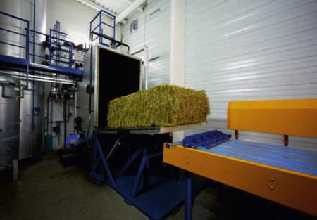 provedení 50-190 kw ELEKTRÁRNY NA BIOMASU Kombinovaná výroba Využití odpadního tepla elektrické energie a páry pro vlastní využití pro vlastní spotřebu 500 кw el. 1000 кw el. 1500 кw el.