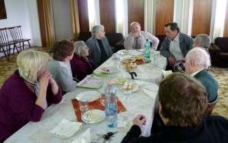 Aktuálnì. duben 2011 Posezení s pamìtníky.