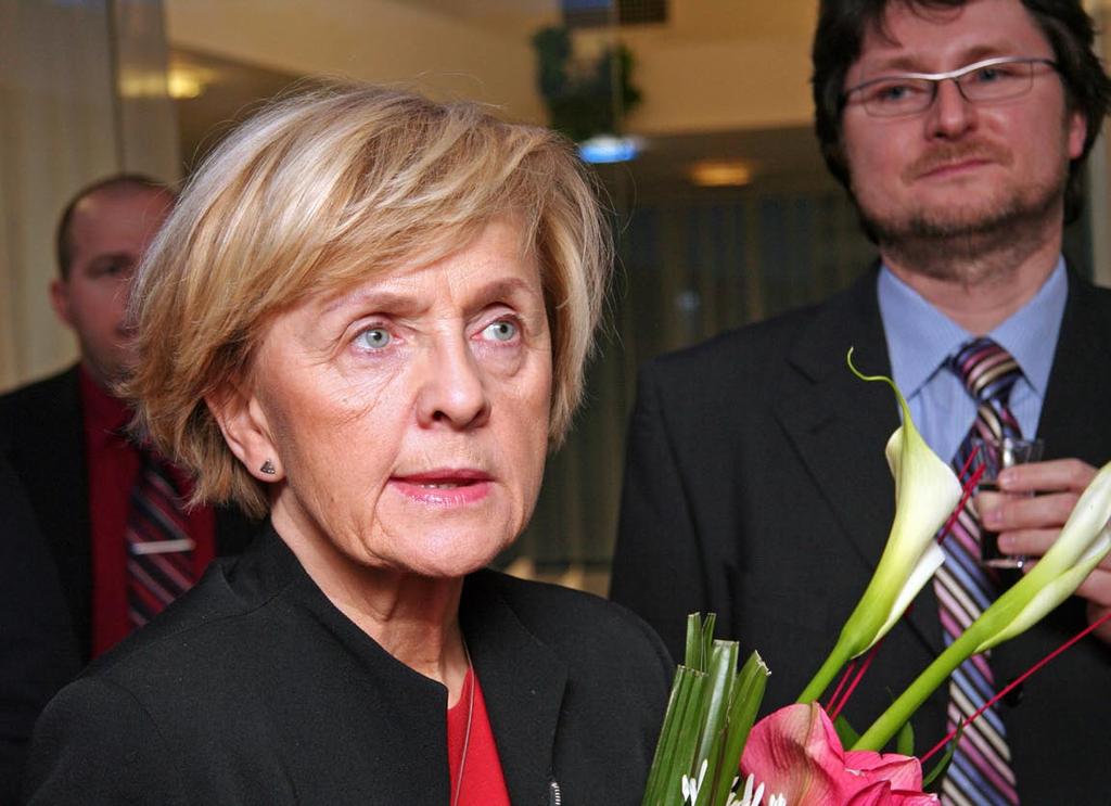 Eurokomisařka se zajímala o využití prostředků z ROP duben 2009 Olomoucký kraj Projekty z ROP Střední Morava byly hlavním bodem zájmu nedávné krátké návštěvy evropské komisařky pro regionální rozvoj