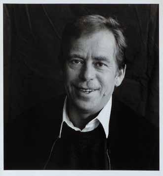 194 192 Leif - Erik Nygards (1939) Václav Havel 192 bromostříbrná fotografie, 22,5 x 21,3 (30,4 x