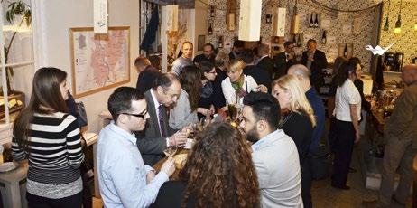 VIE DE LA CHAMBRE ZE ŽIVOTA KOMORY UN ACCORD PARFAIT DU VIN ET DU CHOCOLAT SUR LE BORD DE RHÔNE DOKONALÁ SOUHRA VÍNA A ČOKOLÁDY NA BŘEHU RHÔNY Le lundi 6 mars, le Café du commerce a proposé la
