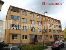 S t r á n k a 6 Vzorek porovnatelných nemovitostí Vzorek č. 1 Byt 3+1 Bochov, okr. Karlovy Vary PRODEJ: byt, 3+1, 68m², osobní vlastnictví Cena: Poznámka: snížená CENA!