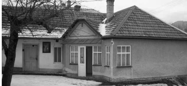 NEHNUTEĽNOSTI n Na hlavnej ulici ihneď dáme do prenájmu kanceláriu na I. poschodí jednu miestnosť. Zn. Na nájomnom sa dohodneme. Inf. m 48 31 555. np 711 n Predám 3 izbový (prízemný) byt na Ul.