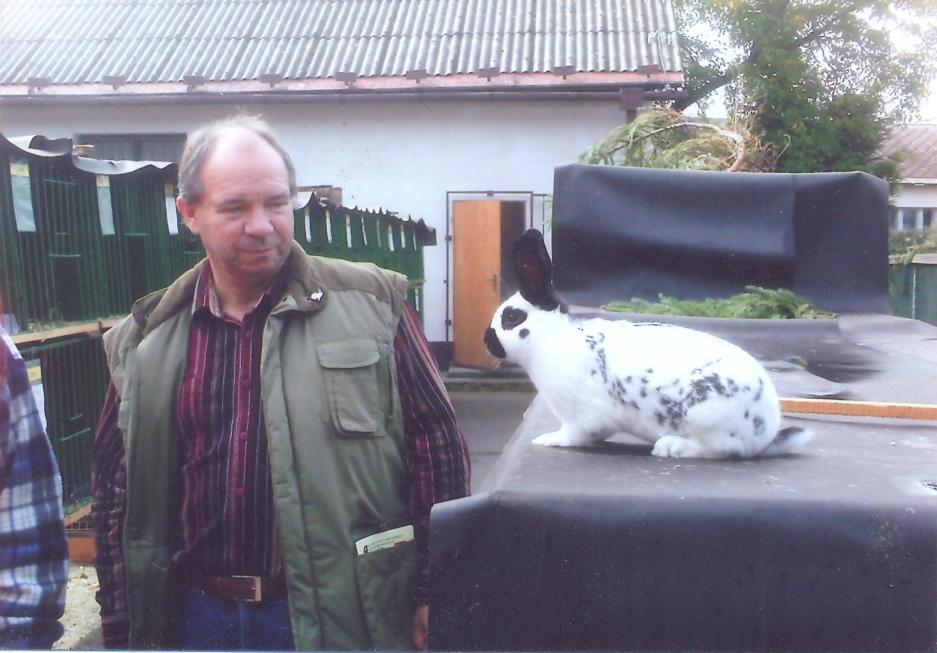 práca za posledné roky priniesla viacero pekných úspechov na spomínaných výstavách za kvalitné zvieratá ocenenia ako sú čestné ceny, víťaz výstavy, víťazné kolekcie, majster Slovenska, majster klubu,
