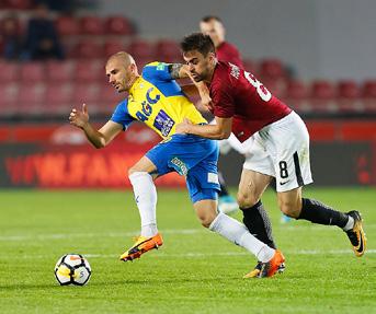 Dukla Praha 29 9 5 15 31:50 32 11. Slovácko 29 6 13 10 23:30 31 12. Jihlava 29 8 6 15 30:46 30 13. Zlín 29 7 9 13 28:47 30 14. Ostrava 29 6 10 13 34:43 28 15. Karviná 29 6 9 14 30:40 27 16.