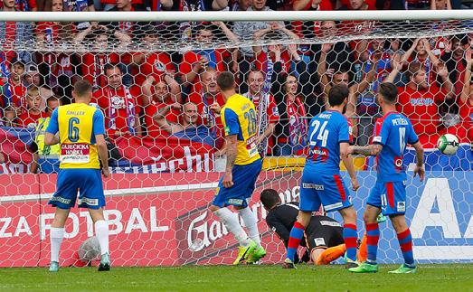 61. minutě přidal druhý, a jak se ukázalo vítězný gól zápasu (3).