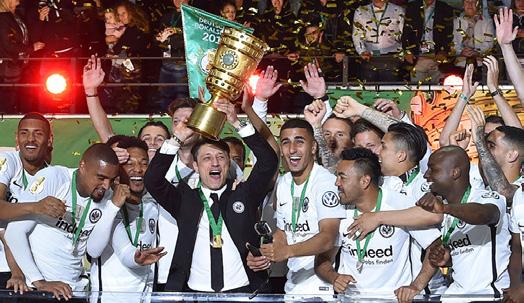 56 INZERCE BUNDESLIGA 57 www.fotbal.cz Kovač obral Bayern o pohár!