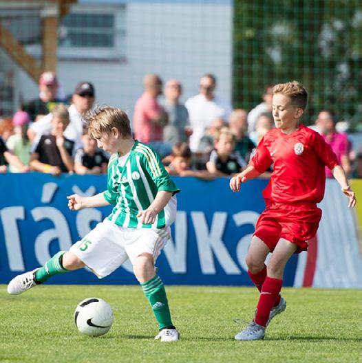 78 AKTUÁLNĚ INZERCE 79 V osmičlenné Zlaté skupině měly týmy započítaný výsledek s druhým postupujícím ze základní skupiny.