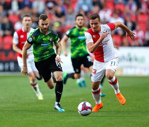 16 ROZHOVOR ROZHOVOR 17 Neměly na výkon Slavie vliv aktuální turbolence okolo čínského majitele klubu?