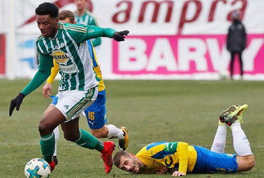 30 HET LIGA ZAUJALO MĚ BORIS KOČÍ Derby mělo dva rozdílné poločasy, Sparta začala výborně, diktovala tempo, naopak slávisté se mi nezdáli ve svých hlavách úplně připravení.