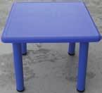 3 cm Dva typy nohou 2.) Výškově nastavitelné - kovové Umožňuji nastavit výšku stolu od 40-60 cm (o každé 2,5 cm).