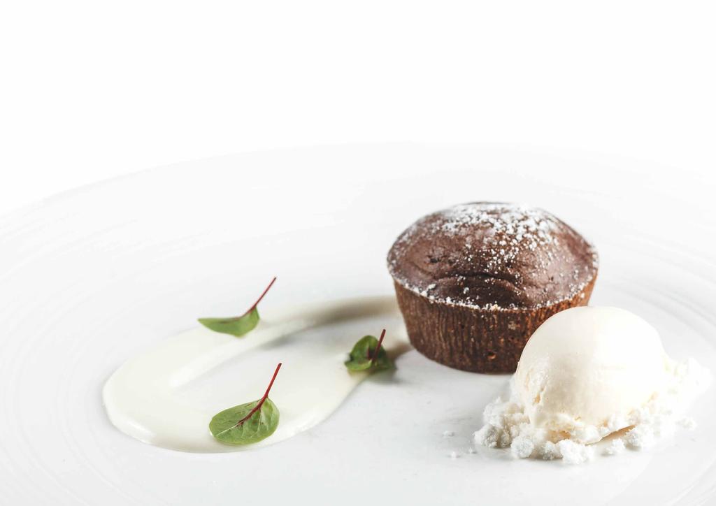 BUFETOVÉ PŘÍLOHY DEZERTY Pečené baby brambory Mačkané brambory Grilovaná zelenina Míchaný salát Čokoládové profiterolky Pistáciové creme brulée Kokosová panna cotta, mango Nugátové