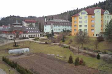 Organizace založené a zřízené Jihomoravským krajem Výroční zpráva Jihomoravského kraje 2016 5 Zámeček Střelice, příspěvková organizace Klasické a španělské gymnázium Brno-Bystrc, příspěvková