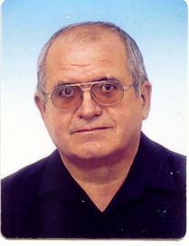 Nová škola v Třešnovci již také zestárla, ve škole je další generace učitelů, přesto se tam rád každoročně podívám.