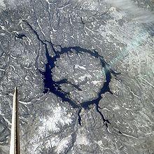 Sudbury Basin před cca 1.8 mld lery; 130 km; Ontario, Kanada 3. Acraman před 580 mil.
