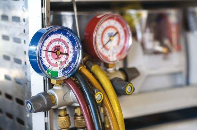 Servis Uvedení do provozu K zaručení účinnosti a výkonu jednotky Daikin v dlouhodobém horizontu, nabízí Daikin jako službu odborné uvedení systému do provozu, provedené vysoce kvalifikovanými a