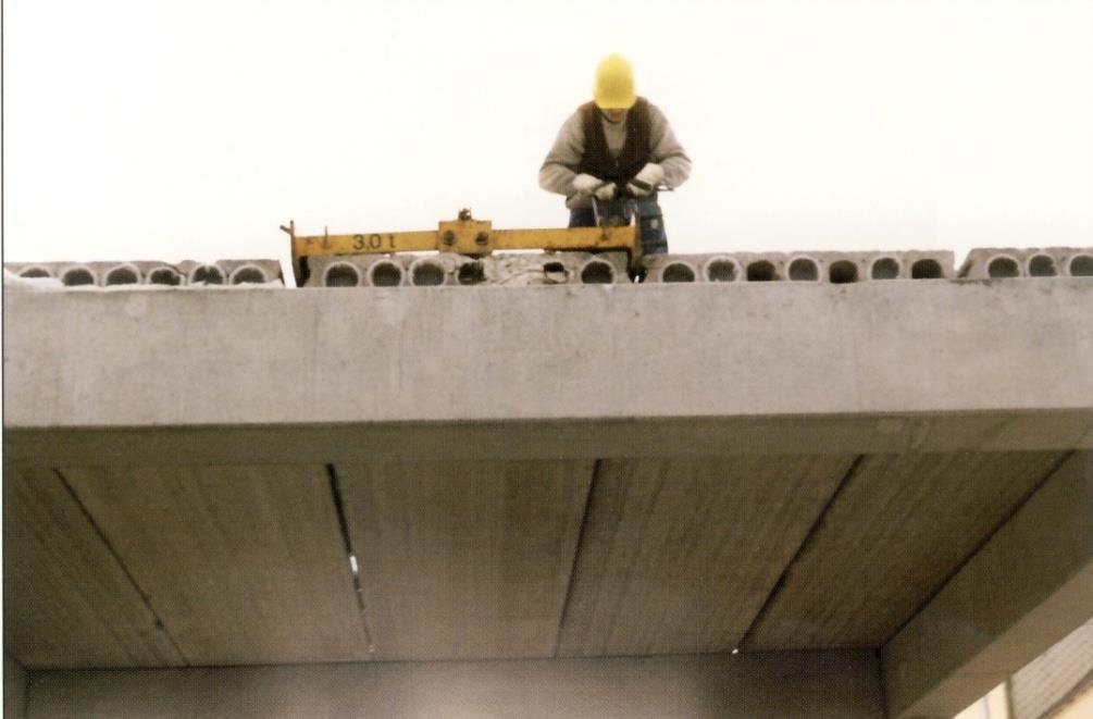 Hollow floor elements