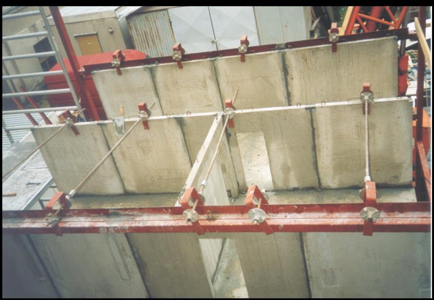 Joint of flat (areas) elements exposed mainly shear stiffness of the joints is the same stiffness of wall elements K=1 reduce of stiffness of the joints K = 0,1