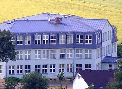 Ředitel odborů na ministerstvu financi pan Prokop byl naší škole nakloněn, a proto se s ním velice dobře jednalo. Peníze se našly a se stavbou školy se započalo. Jak to dále pokračovalo v naší obci?