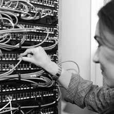 ZAJIŠTĚNÍ PROPOJENÉHO PODNIKU Platforma Connected Enterprise umožňuje, aby výrobní a průmyslové operace zůstaly agilní, držely krok s konkurencí a vyhovovaly rostoucím nárokům.