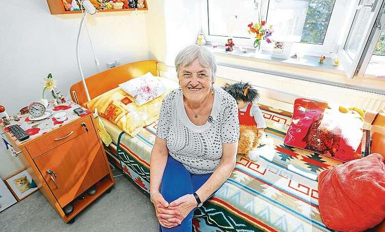 Do nového dačického domova seniorů, který vznikl rekonstrukcí apřístavbou jedné z nevyužitých budov v nemocničním areálu, se spolu s dalšími 72 spolubydlícími přestěhovala vpolovině minulého týdnez