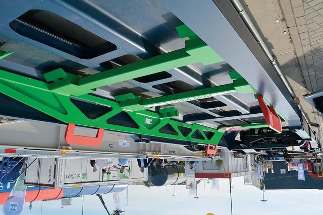 Euro Dual Stadler v obležení návštěvníků veletrhu Letošní ročník se nenesl v duchu žádného zásadního tématu ani na něm nebyla představena žádná převratná novinka, ani z osobní ani nákladní dopravy.