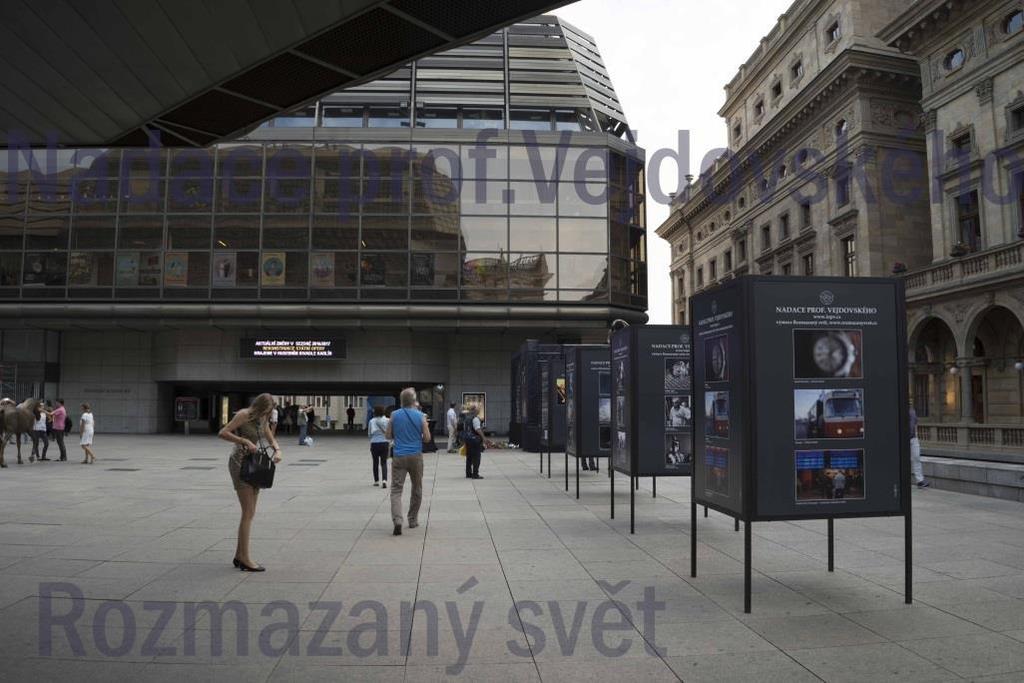 Výstava na piazzettě Nové