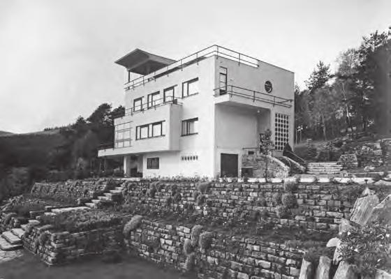 Alpina či skalky byly ve sledovaném období velmi oblíbené. Např. Josef Vaněk rozlišuje pojem alpinum od skalky.