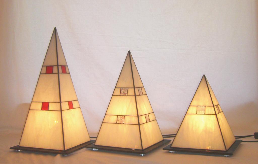 (Přečtete si oddělené instrukce) 55 Pyramida s rozdělenými