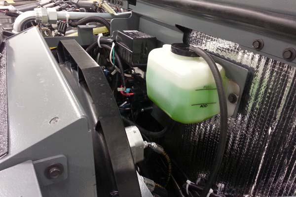 MOTOR Umístění výpustního ventilu na zařízeních LPG se sériovým číslem 002003 a nižším.