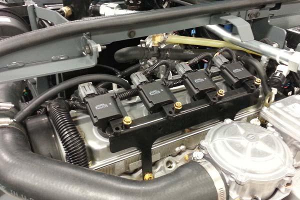 ZAPALOVACÍ SVÍČKY - MOTORY MITSUBISHI (S/N 005700 - ) ZPLYNOVAČ LPG Vypusťte nashromážděný olej ze zplynovače LPG