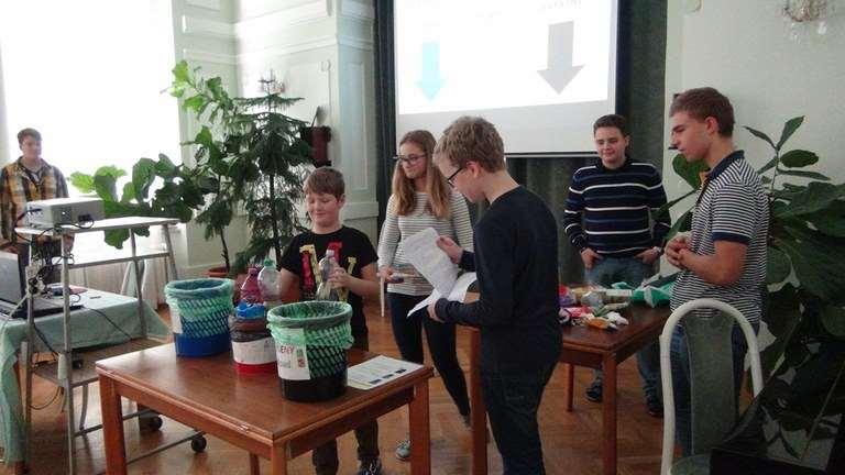 Ve středu 9. listopadu se konal Den otevřených dveří. Veřejnost si mohla v době od 14.00 do 18.00 prohlédnout prostory školy a zájemci se mohli informovat na možnosti studia na naší škole.