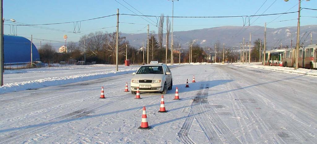 Dárkový poukaz na autoškolu Vaše ratolest je již dospělá a chystá se do autoškoly nebo někdo z Vašich blízkých potřebuje pár kondičních jízd?