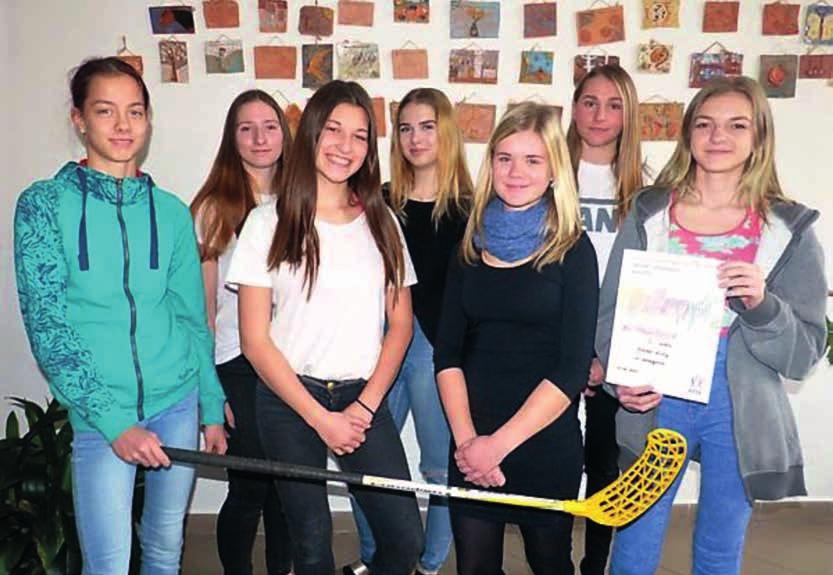 Školní florbalový turnaj Ve čtvrtek 21. 12. 2017 se v tělocvičně v Palkovicích uskutečnil předvánoční florbalový turnaj žáků 2. stupně ZŠ.