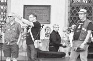 ) 16-19 h JAM JAZZ v Domečku. Staří jazzmani a mladé zpěvačky. Neděle 19 h hraní v kavárně Čas. Sobota 22. 9., 14-22 h X. MALOSTRANSKÉ VINOBRANÍ - Dozvuky horňáckých slavností v parku na Kampě.