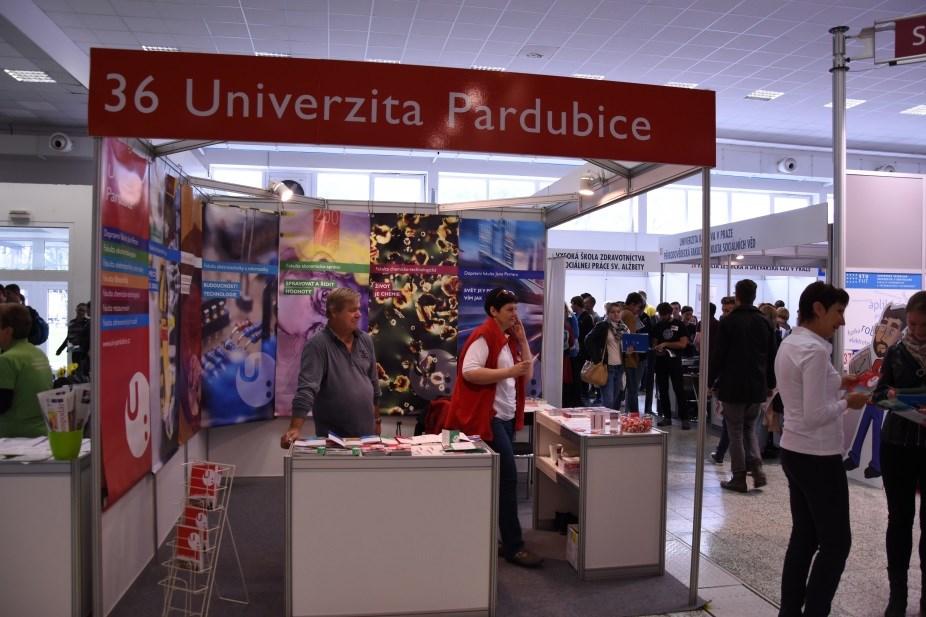 veletrhu pomaturitního a celoživotního vzdělávání Gaudeamus v Nitře. 11. - 13. 10.