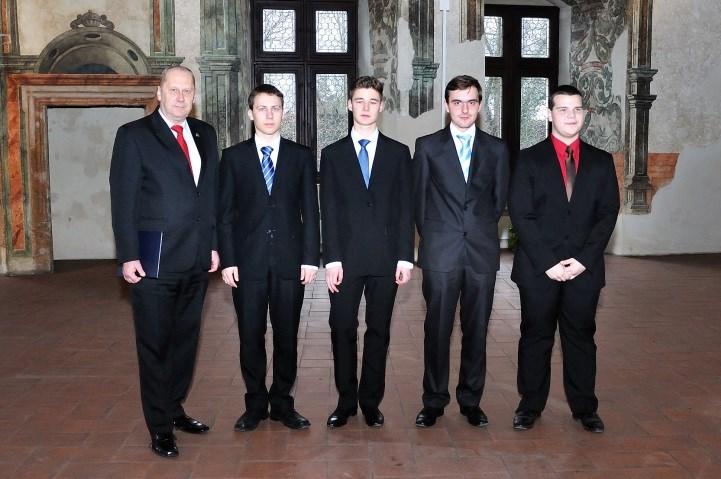 ), studenti soutěžili jak v teoretických znalostech, tak