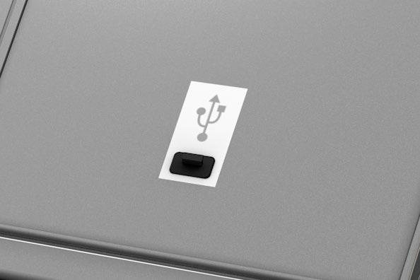 Taktéž standardně obsahuje USB port umožňující aktualizace softwaru, export a import pracích programů, stahování statistik, cenových plánů a další sérii aplikací, které