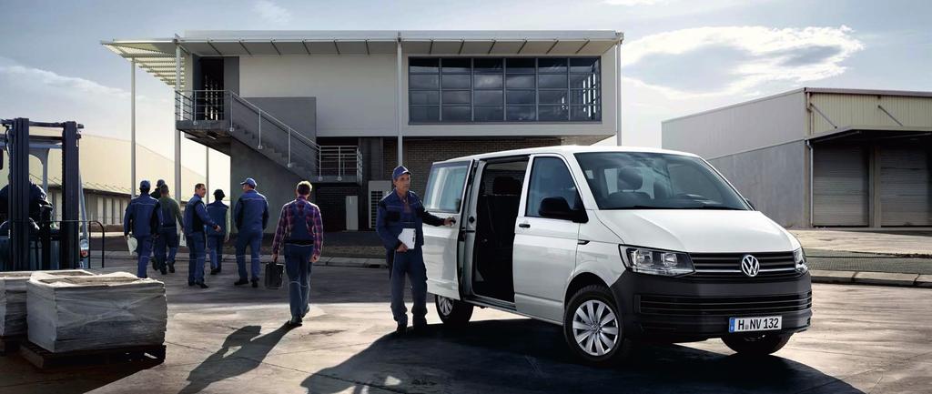 22 23 Transporter Kombi 1 nebo 2 boční posuvné dveře. Jediný s funkcí Easy Entry pro oboje boční posuvné dveře. 17 různých paketů sedadel. Transporter kombi.