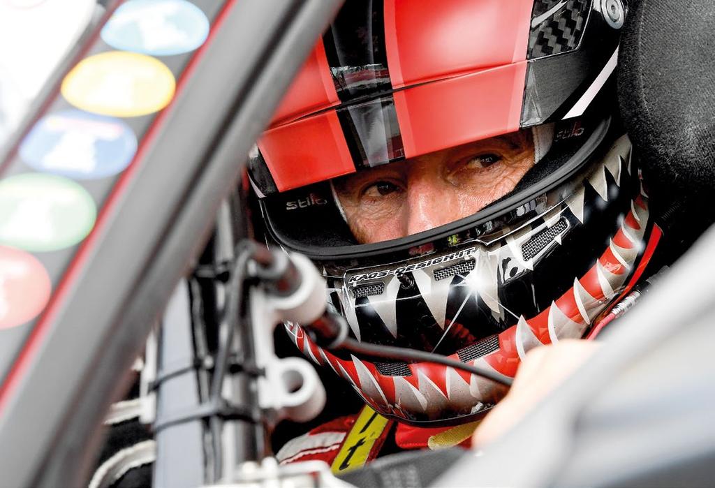 Je znám takový případ u nás? Z domácích jezdců můžeme jmenovat Roberta Pergla, který se přes Ferrari Challenge dostal až ke dvěma startům v Le Mans.