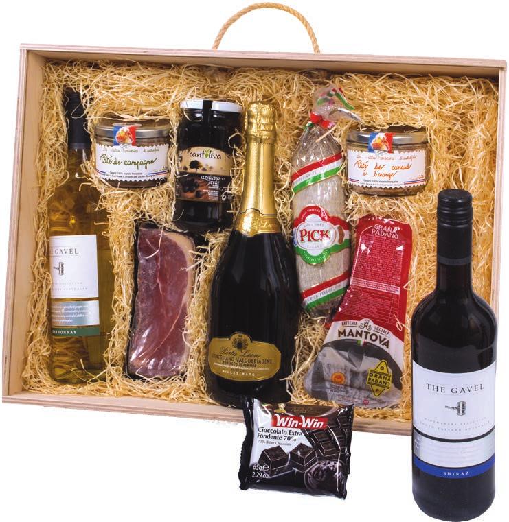 400 g Cantoliva, černé olivy bez pecky, 360 g Grana Padano, typický italský přírodní tvrdý sýr z