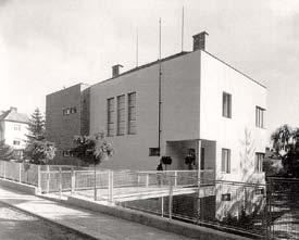 Novostavba v moderním slohu byla slavnostně otevřena bohoslužbami 25. 11. 1928 a dochovala se téměř v původním stavu.